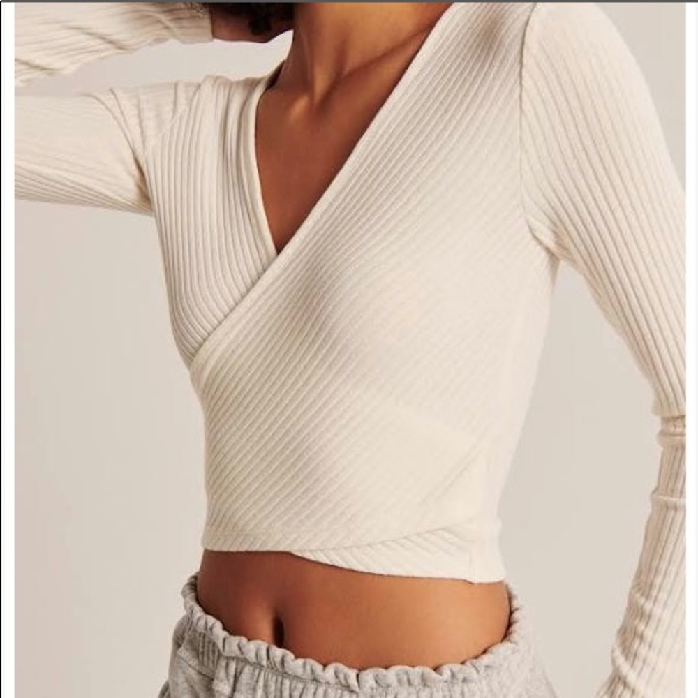 NWOT A&F cream wrap top